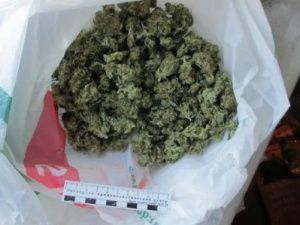 Житель Якутии вовлек несовершеннолетнюю дочь в продажу наркотиков