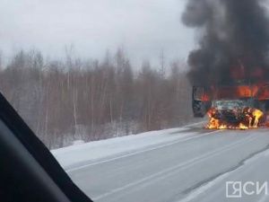В Якутии на Вилюйском тракте загорелась «ГАЗель»