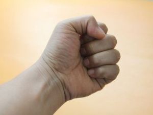 На избившего свою сожительницу якутянина завели уголовное дело