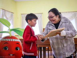 Семья из Якутска победила на «ОТОН.фесте» и получила сертификат на путешествие в 300 тысяч рублей