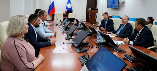 Алданский район и город Докучаевск заключили соглашение о побратимстве