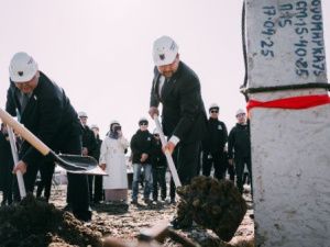 В Якутске забили первую сваю нового здания Маневренного жилого фонда