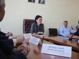 «Сфера межнациональных отношений — дело тонкое». Сардана Авксентьева встретилась с национальными общинами