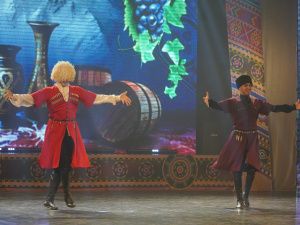 «Гулун» собрал друзей