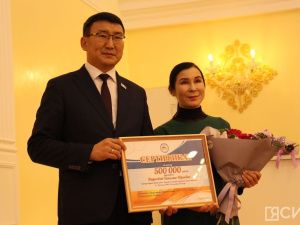 Сардане Трофимовой и Айаалу Лазареву вручили по миллиону рублей за выступление на Азиатских играх