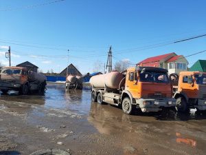 В Якутске в усиленном режиме ведутся работы по отводу и откачке талых вод