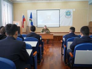 Александр Колесов встретился с курсантами ЯАТУ ГА