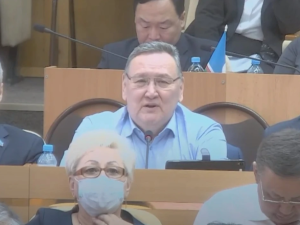 «Украли деньги, а мы будем возмещать?». Депутат Ил Тумэн устроил разнос министру строительства Якутии