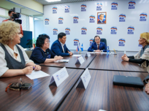 Глава Якутии поручил оказать помощь семьям с детьми 