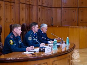 Комиссия МЧС России проверяет готовность Якутии к паводку и лесопожарному сезону
