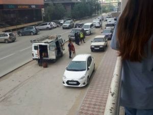 Девочка, выпавшая с пятого этажа одного из домов в Якутске, находится в крайне тяжелом состоянии