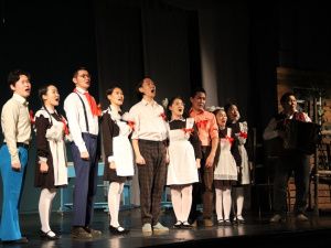 Театр юного зрителя Якутии показал спектакль «Дьикти саас»