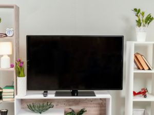 Верховный суд Якутии обязал магазин вернуть покупателю более 200 тысяч рублей за телевизор с поврежденной матрицей