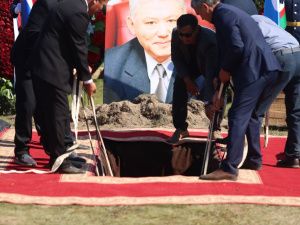 Первого президента Якутии похоронили в родном Октёмском наслеге