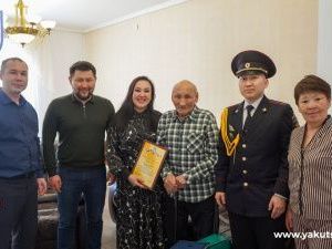 Евгений Григорьев поздравил ветерана Великой Отечественной войны Наума Слепцова