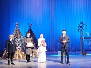 Известному олонхосуту, исполнителю нимнгакана Валентину Исакову - 75 лет