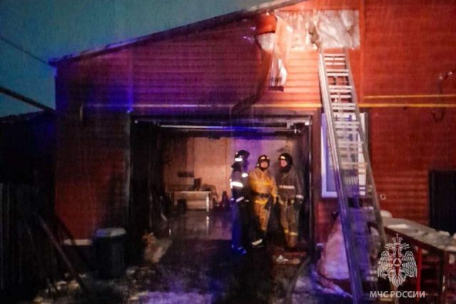 Пожар вспыхнул в частном доме в микрорайоне Марха в Якутске