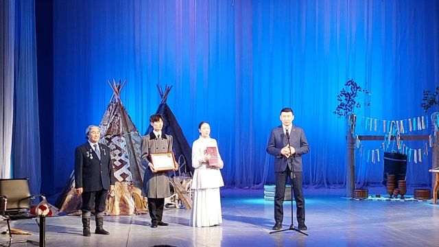 Известному олонхосуту, исполнителю нимнгакана Валентину Исакову - 75 лет