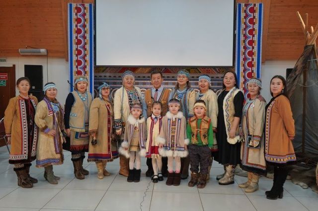 День эвенского языка