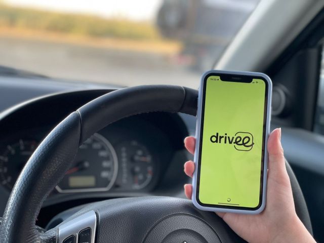 В Москве и Санкт-Петербурге требуют от агрегатора «Drivee» соблюдения прав пассажиров