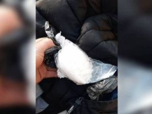 В Якутске росгвардейцы задержали двух наркоманов в машине