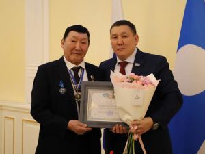 В Якутии поздравили Героя Труда России Владимира Михайлова с 70-летием