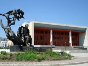 Объявлен конкурс на замещение вакантных должностей руководителей театра и музея Якутии