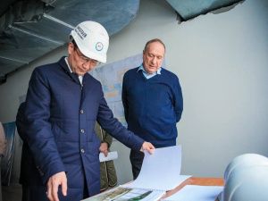 Айсен Николаев проверил ход строительства самой большой школы республики