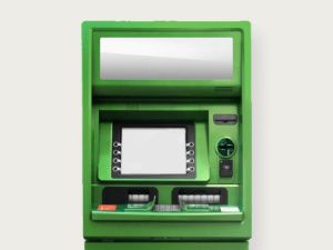 В России становится все меньше банкоматов