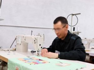 В исправительной колонии № 7 шьют постельные принадлежности для больниц