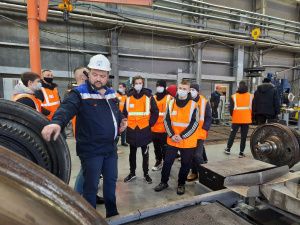 С ТОНКОСТЯМИ ЖЕЛЕЗНОДОРОЖНОЙ РАБОТЫ БУДУЩИМ АВТОМЕХАНИКАМ ОЗНАКОМИТЬСЯ ПОЛЕЗНО!