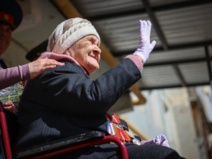 Участницу Великой Отечественной войны поздравили с наступающим Днём Победы