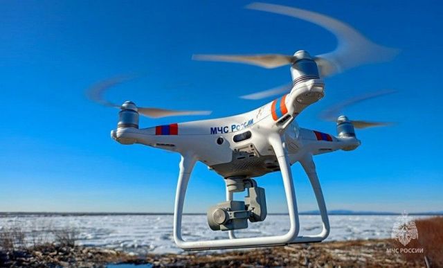 Затор на реке Оленёк не сдвинулся с места