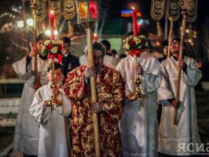 Пасхальная ночь в главном храме Якутии 