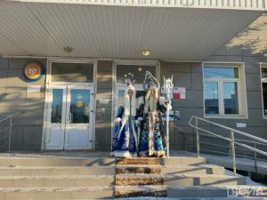 Чысхаан и Хаарчаана отправили новогоднюю открытку Деду Морозу