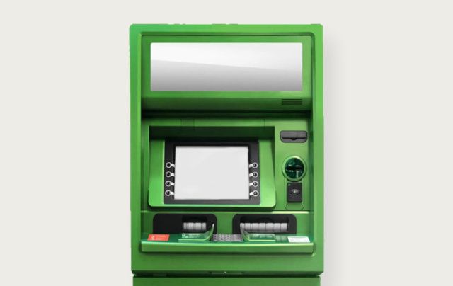 В России становится все меньше банкоматов