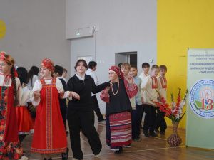 В СОШ №13 г. Якутска прошел праздник «Посиделки на Покров»