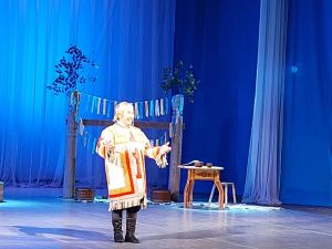 В Саха театре отметили 75-летие заслуженного артиста Якутии Валентина Исакова