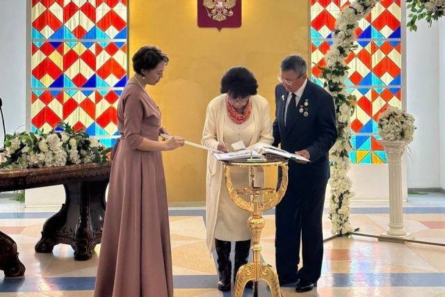 Семья Ефремовых стала первым обладателем знака отличия «Семейная доблесть» в Якутии