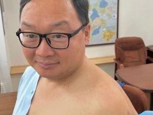 Зампред замазал сосок