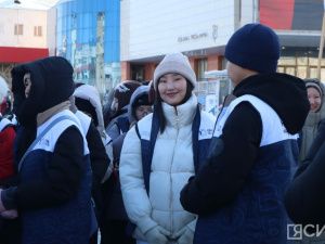 В Якутске молодежь собралась на митинге в поддержку Путина и 10-летия воссоединения Крыма с Россией