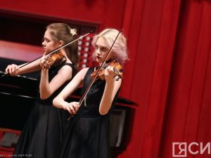 Бурными овациями завершился концерт ансамбля «Виртуозы Якутии» в Казахстане