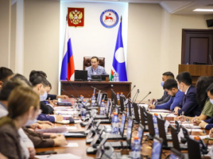 Айсен Николаев рассмотрел вопросы благоустройства города Якутска