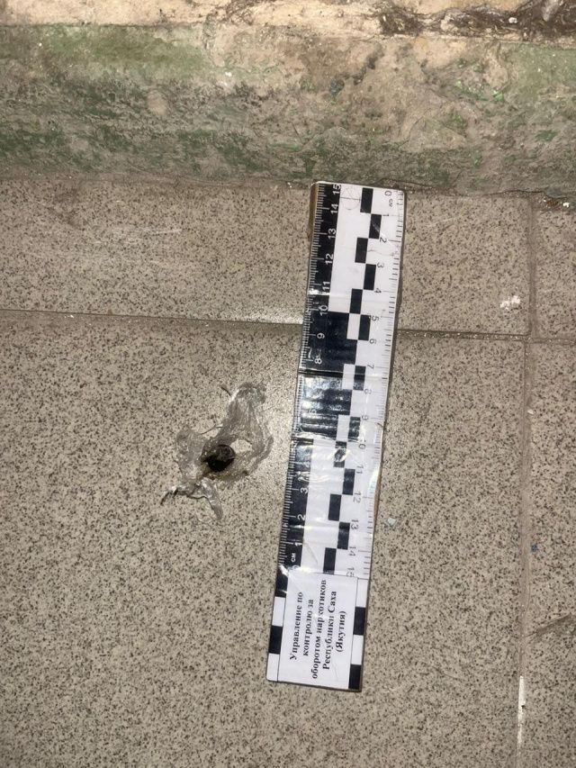 В Якутске семеро молодых людей, четверо из которых - несовершеннолетние, промышляли сбытом гашиша