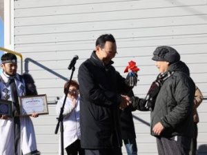 Семье из села Бясь-Кюель вручили ключи от первого построенного дома