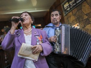 В социальной столовой Якутска поздравили ветеранов