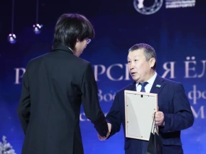 Вклад студентов в тушение лесных пожаров отметили на ректорской ёлке СВФУ