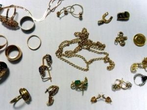 У жительницы Якутска украли драгоценности на 300 тысяч