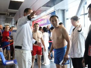 «Мясорубка» ветеранов и главное противостояние. В Бишкеке стартует чемпионат мира по мас-рестлингу