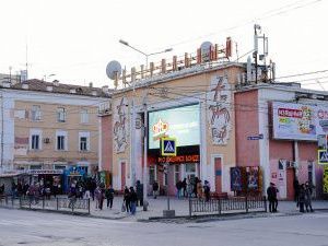 В Якутии кинотеатры работают, спектакли идут. Ночные клубы, караоке и детские центры закрыты. Рассказываем суть ограничений